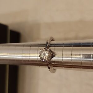 Diamond simulant size 7